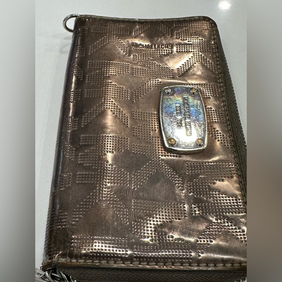 Michael Kors Metallic Logo Wallet - Picture 8 of 10